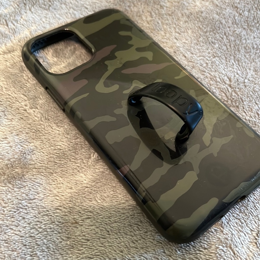 Loopy I phone 11 pro case camo handheld